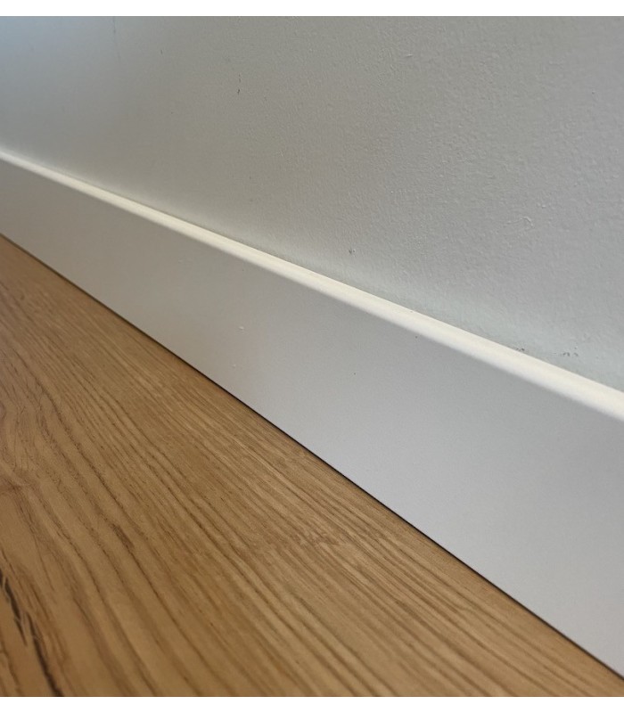 Rodapé PVC Expandido Revestido Branco 220x7x1,4cm