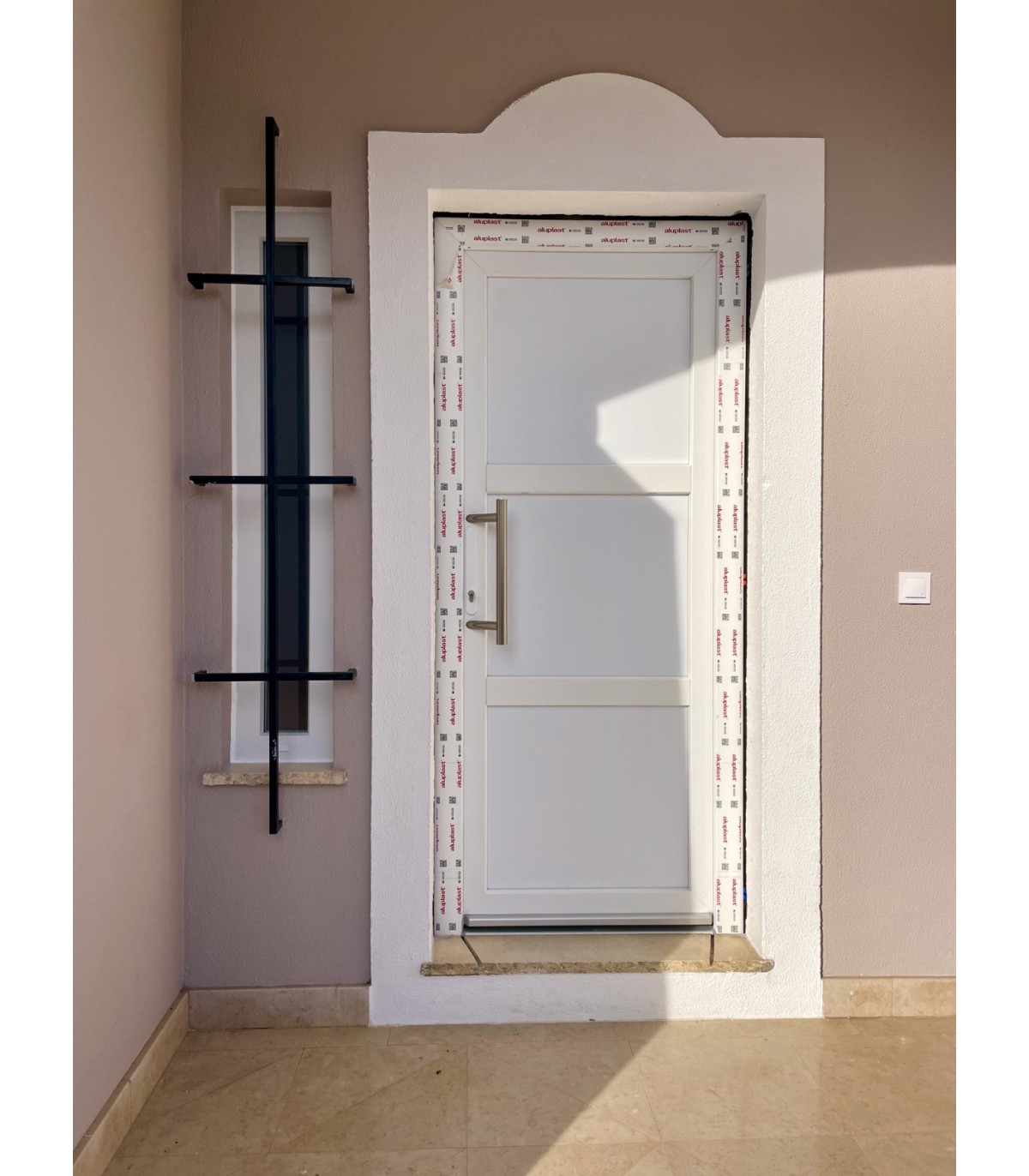 Porta Exterior PVC AIRES Por Medida Branco DIREITA ALUPLAST