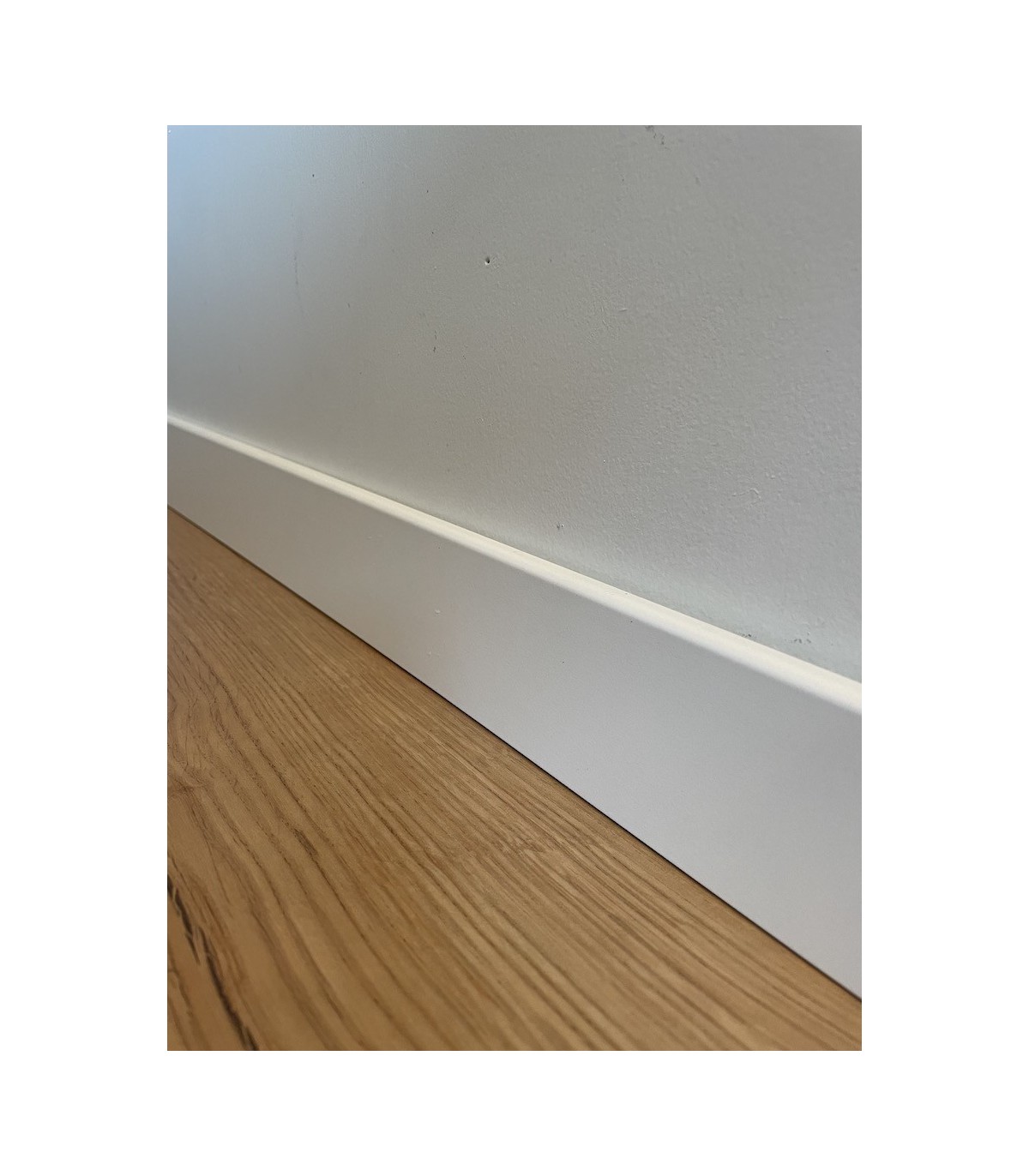 Rodapé PVC Expandido Branco 2200x70x15mm